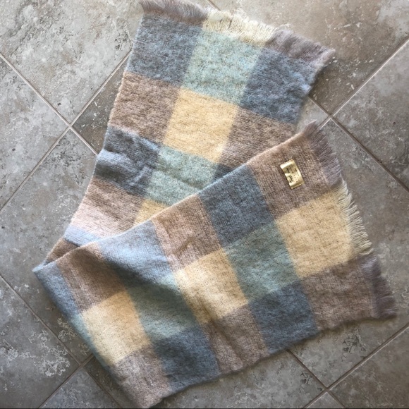 Scottish 100% pure wool plaid wrap - Picture 4 of 4